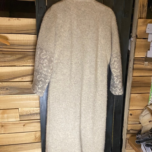 Hilda Ltd. Cream and  gray thick Wool Coat made in Iceland size large button up - Picture 4 of 8